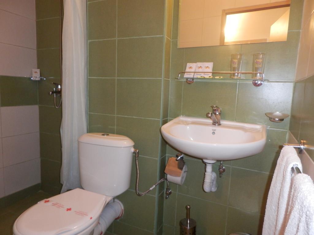 Olimpia Supersnab Hotel Balchik Room photo